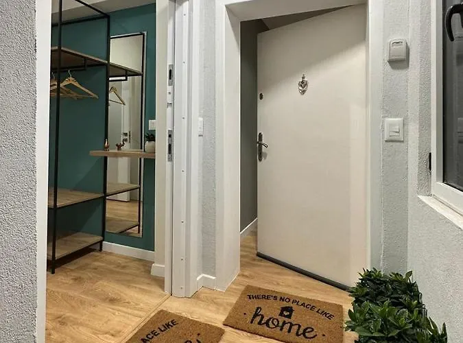 In 아파트 티라나